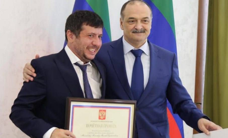 Слева — Магомед Магомедов. Справа — Сергей Меликов.